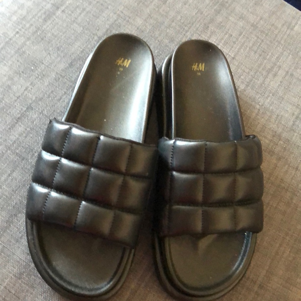 H&M slides